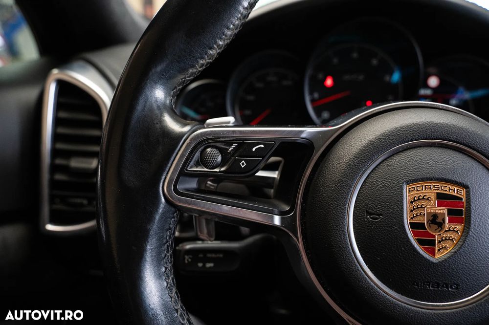 Porsche Cayenne GTS Tiptronic S - 22