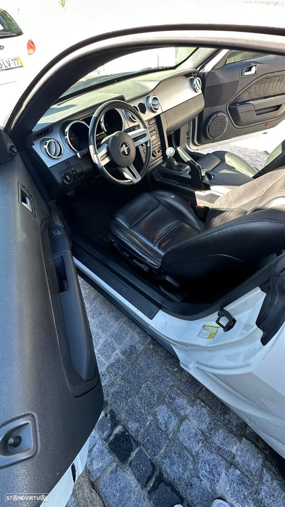Ford Mustang - 12