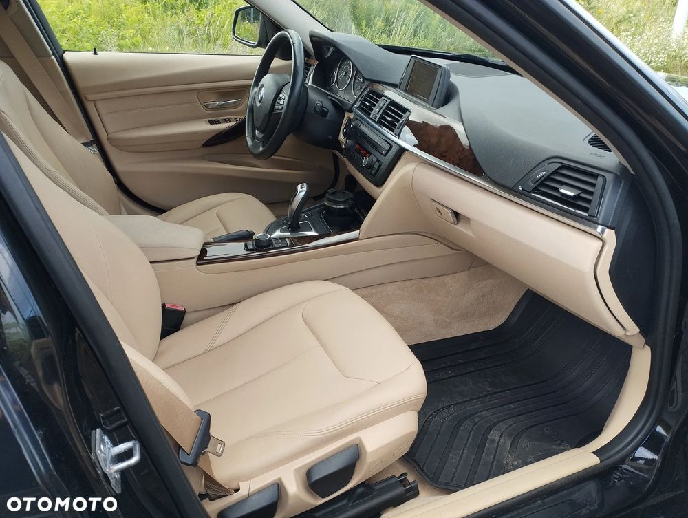 BMW Seria 3 320i - 10