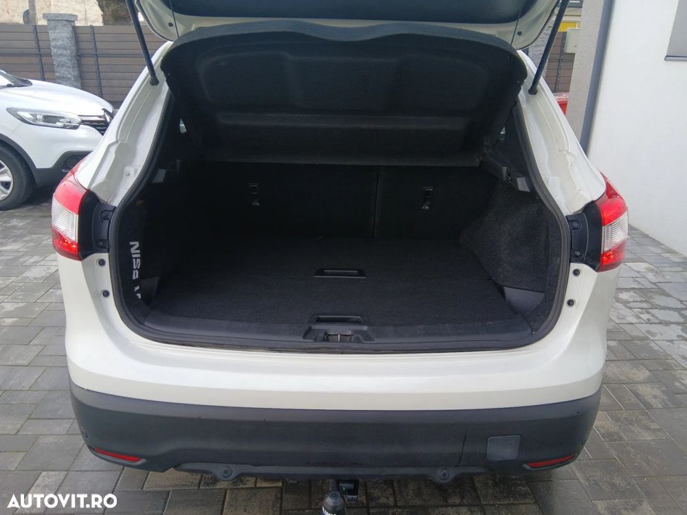 Nissan Qashqai 1.6 DCI ALL-MODE 4x4i N-Connecta - 9