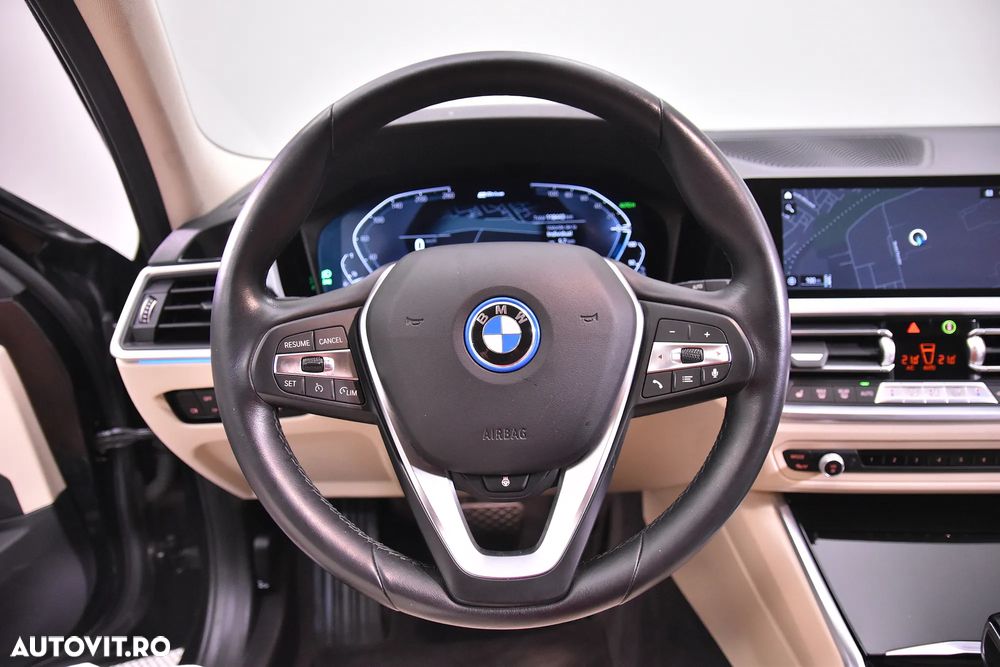 BMW Seria 3 330e xDrive AT PHEV - 16
