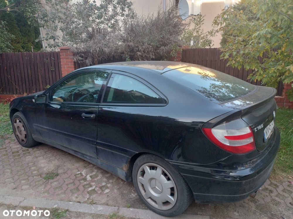 Mercedes-Benz C-Class 2004 photo 3