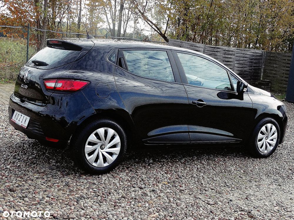 Renault Clio 1.2 16V 75 Life - 10