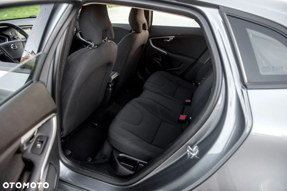 Volvo V40 D2 Momentum - 19