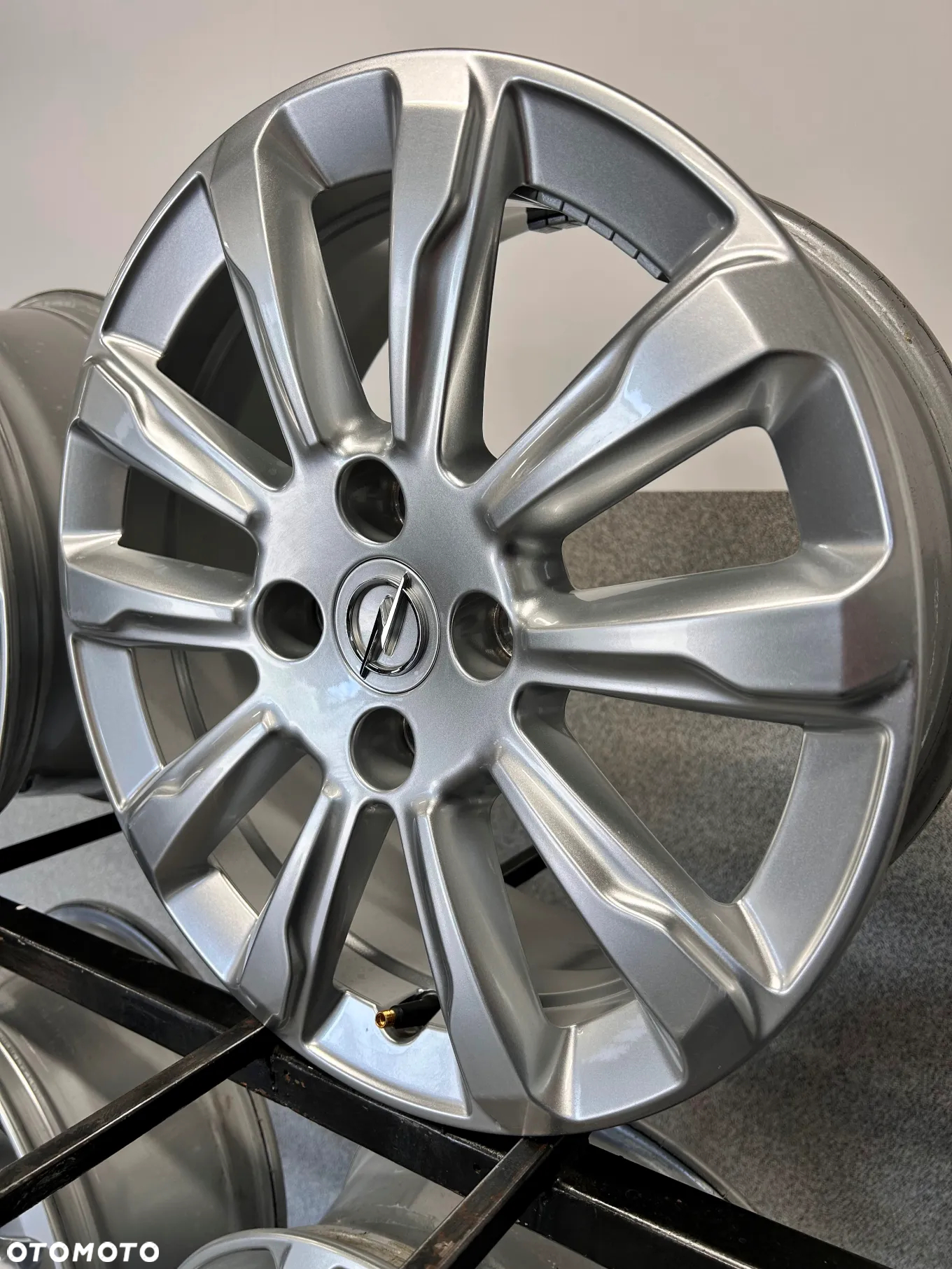 4 FELGI ALU. OPEL MOKKA B, CORSA F, PEUGEOT 208,C3,DS3 16'' 6,5J ET32 GM: OP00126 K4, 9835097280 - 7