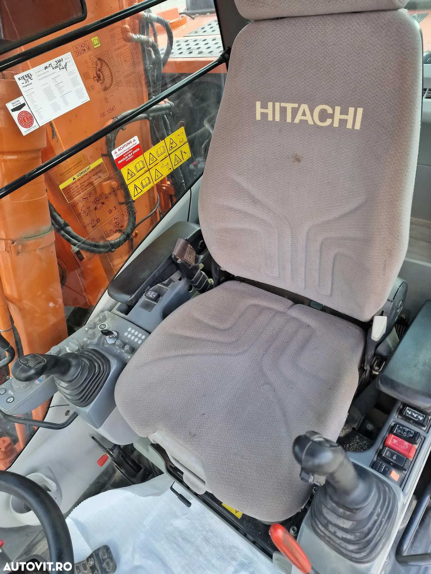 Hitachi ZX220W-6, 22tone, 2019, 4.844h, Cupa NOUA 1,3mc, LAMA si CALE, 3 BRATE excavare, Inst picon, a doua inst hidr, Gresare automata, posibilitate leassing 4 ani, CA NOU, PROMOTIE 109.900 EUR+Tva - 10