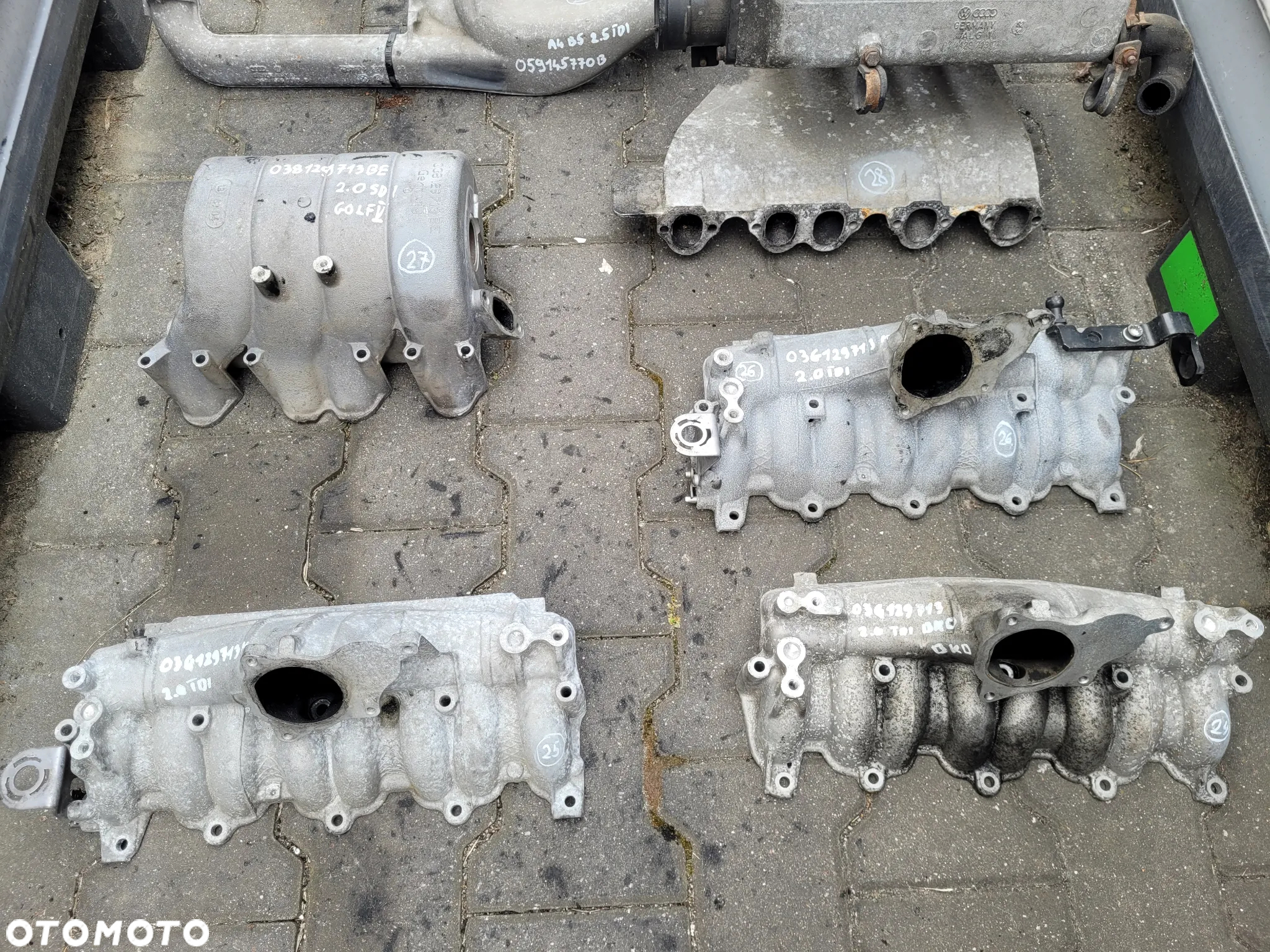 KOLEKTOR SSĄCY ALUMINIOWY VOLKSWAGEN DIESEL - 12