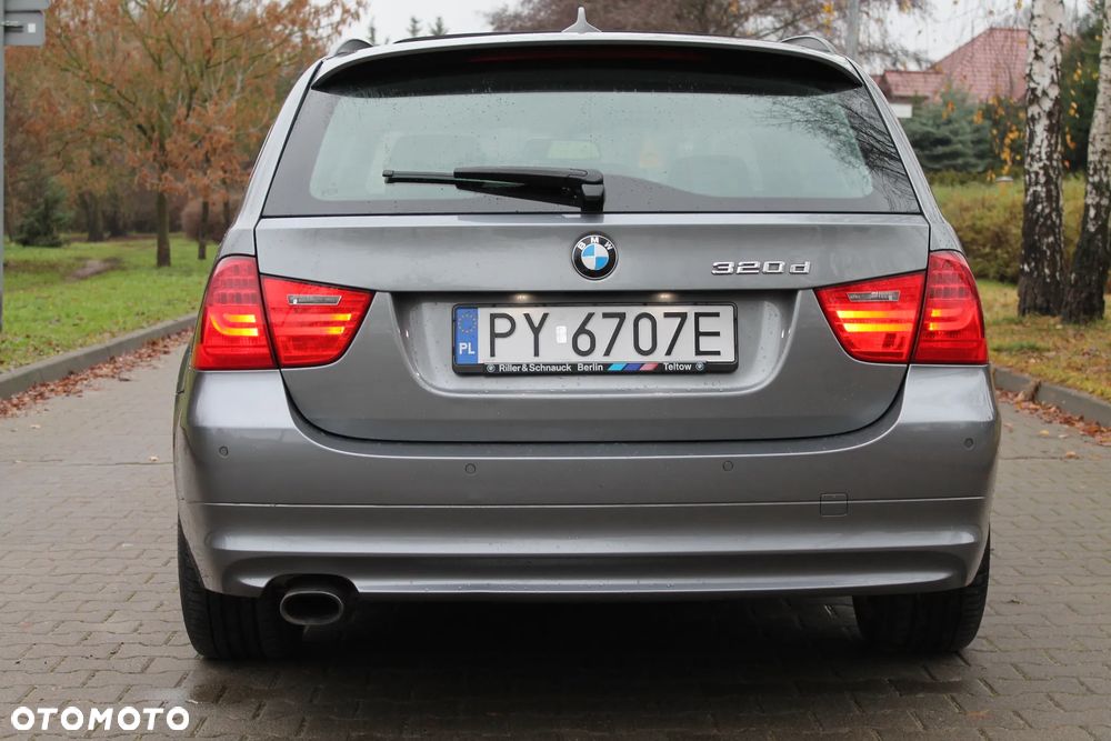 BMW Seria 3 320d - 19