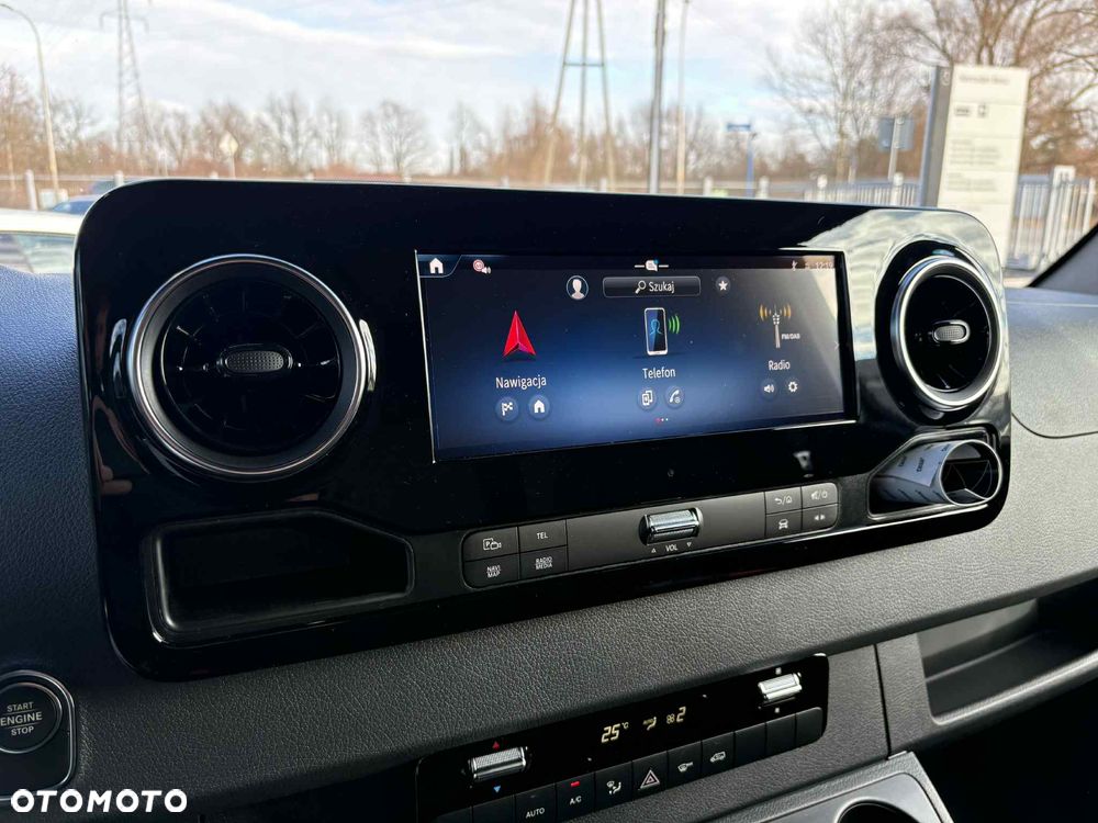 Mercedes-Benz Sprinter - 12