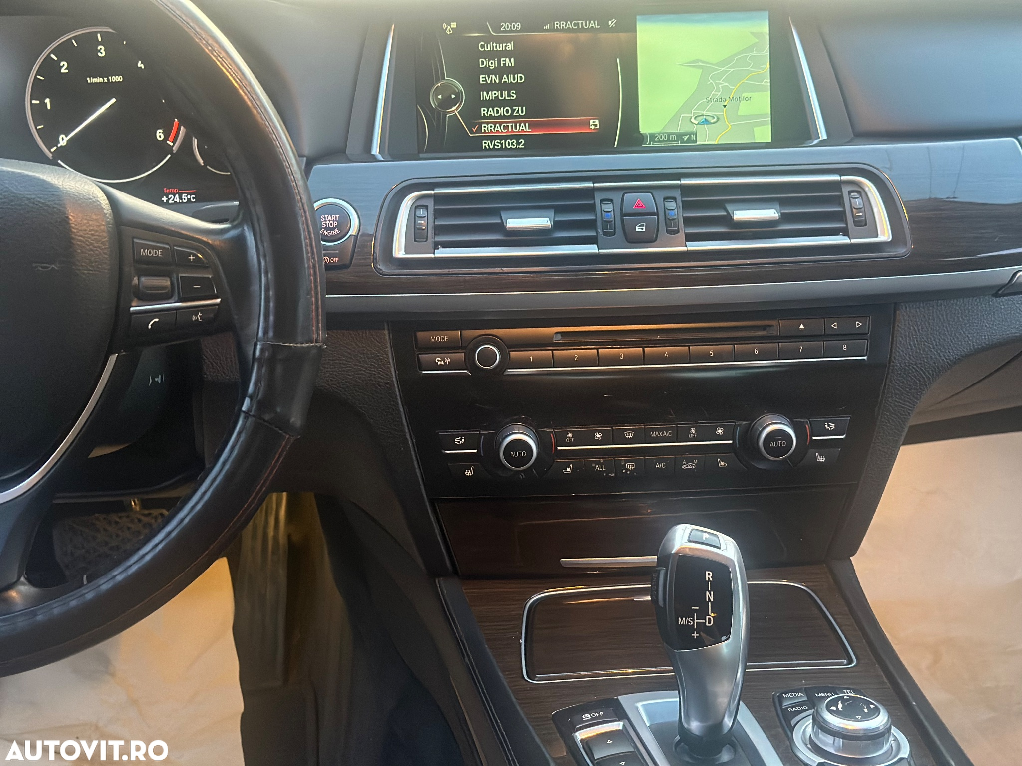 BMW Seria 7 740d - 27