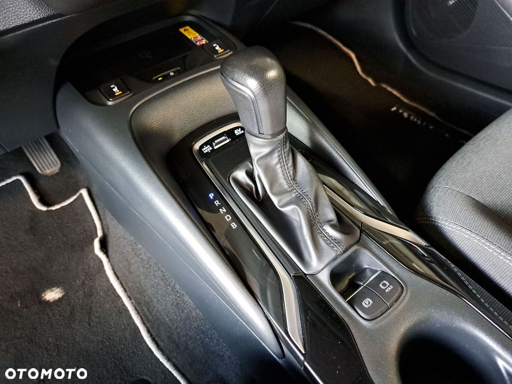 Toyota Corolla 1.8 Hybrid Comfort - 29