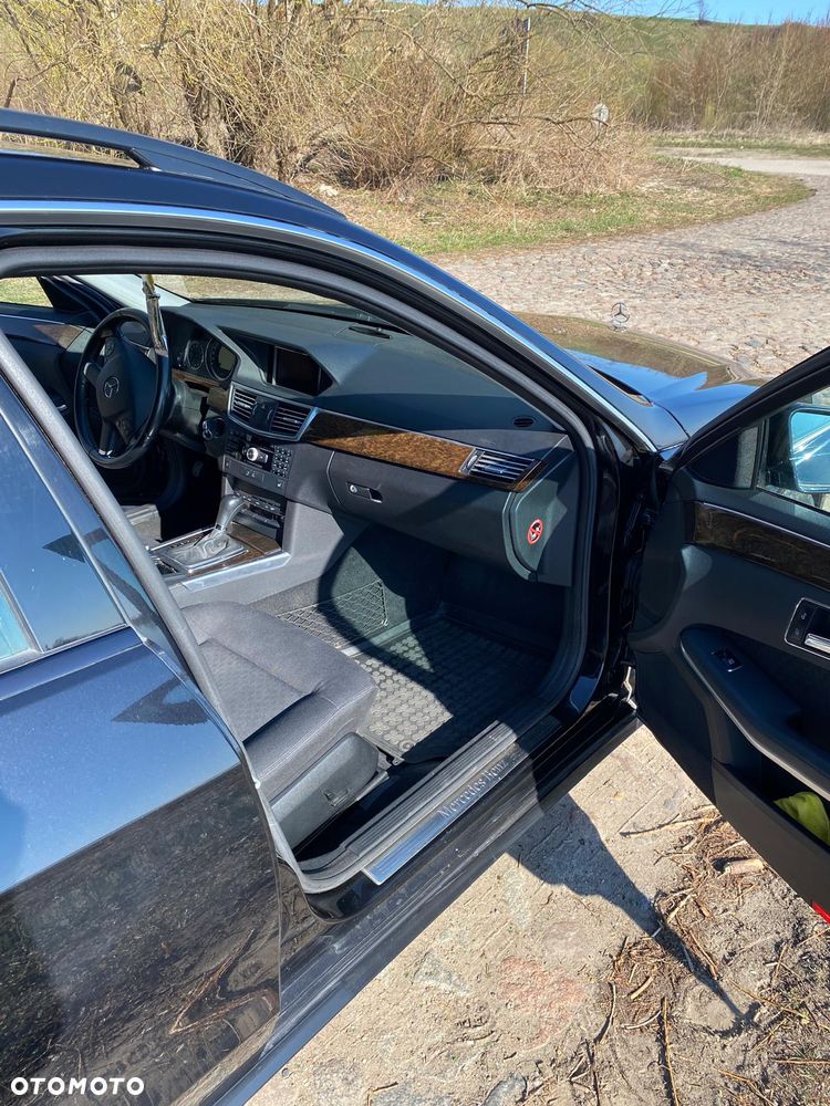 Mercedes-Benz Klasa E 220 CDI DPF BlueEFFICIENCY Automatik - 4