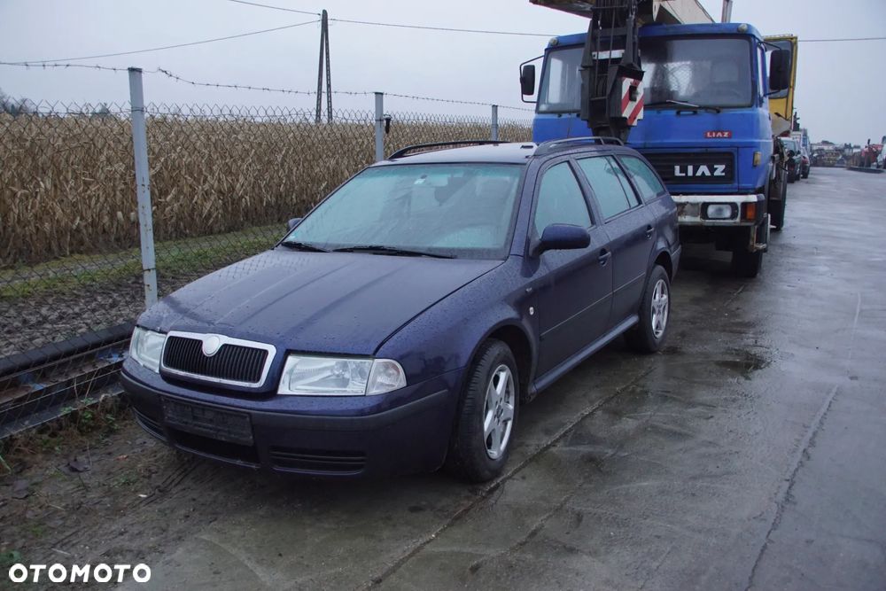 Auto na części - Skoda Octavia I Lift 1.9 TDI 110 KM ASV EGS LF5U 2001R Silnik Skrzynia Drzwi Maska Klapa Zderzak Błotnik Lampa Lusterko Klamka Deska Kokpit Sterownik Moduł Czujnik Licznik Panel - 1