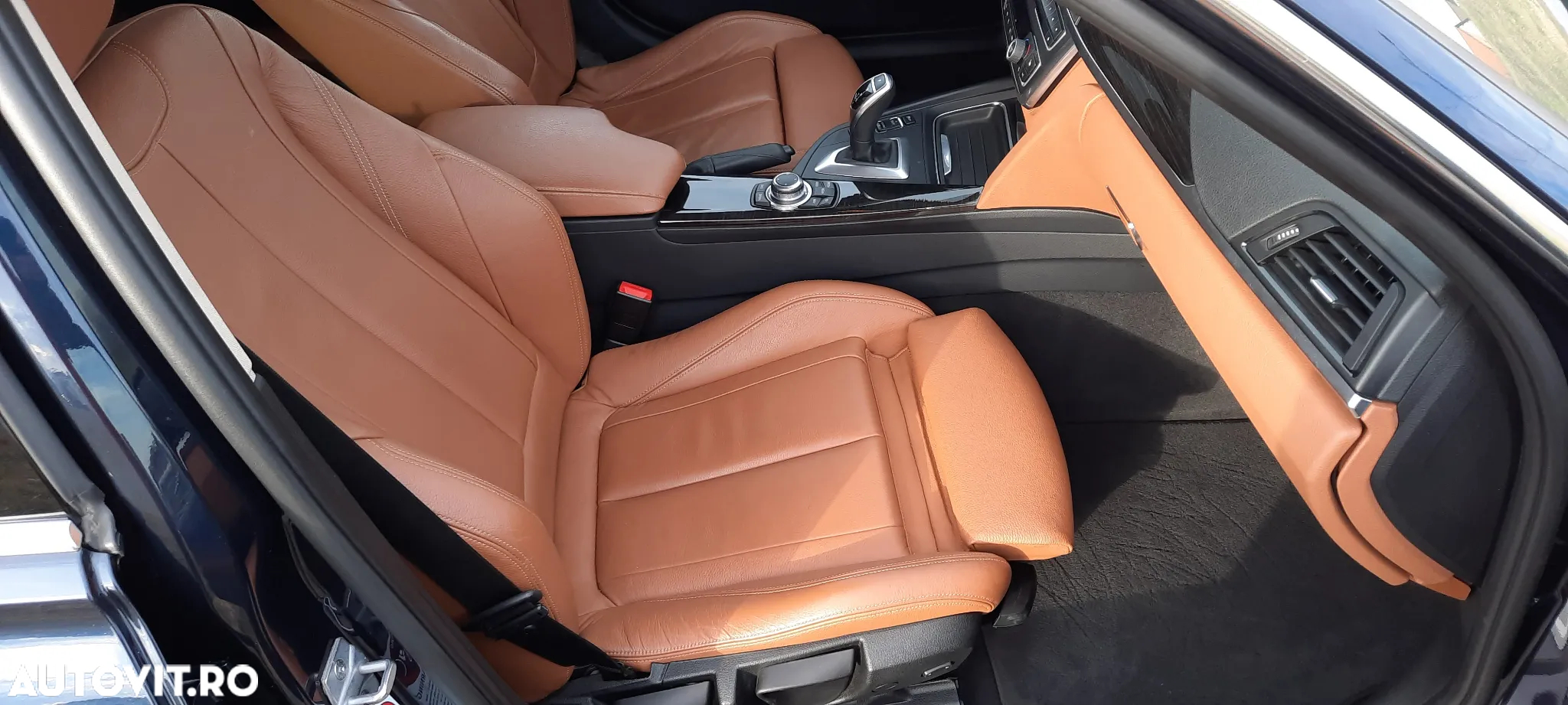 BMW Seria 3 320i Aut. Luxury Line - 15
