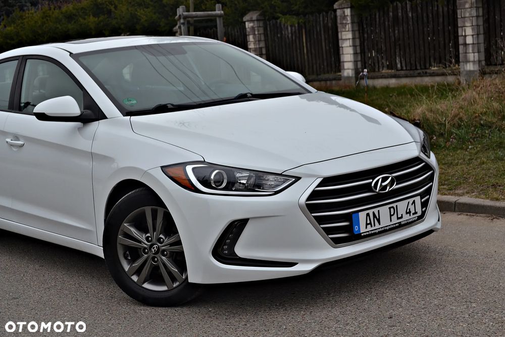 Hyundai Elantra - 23