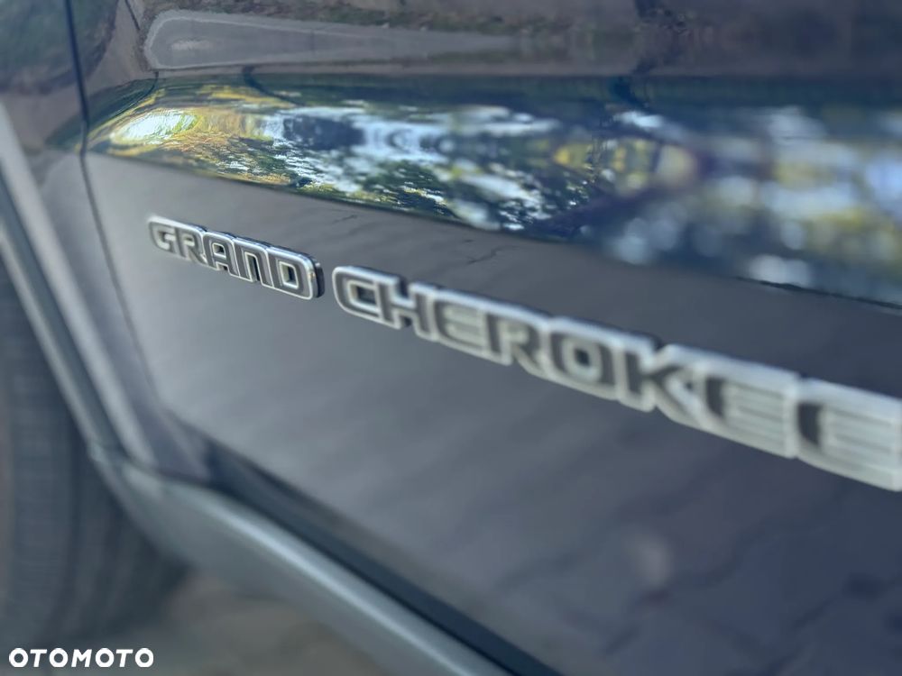 Jeep Grand Cherokee - 17