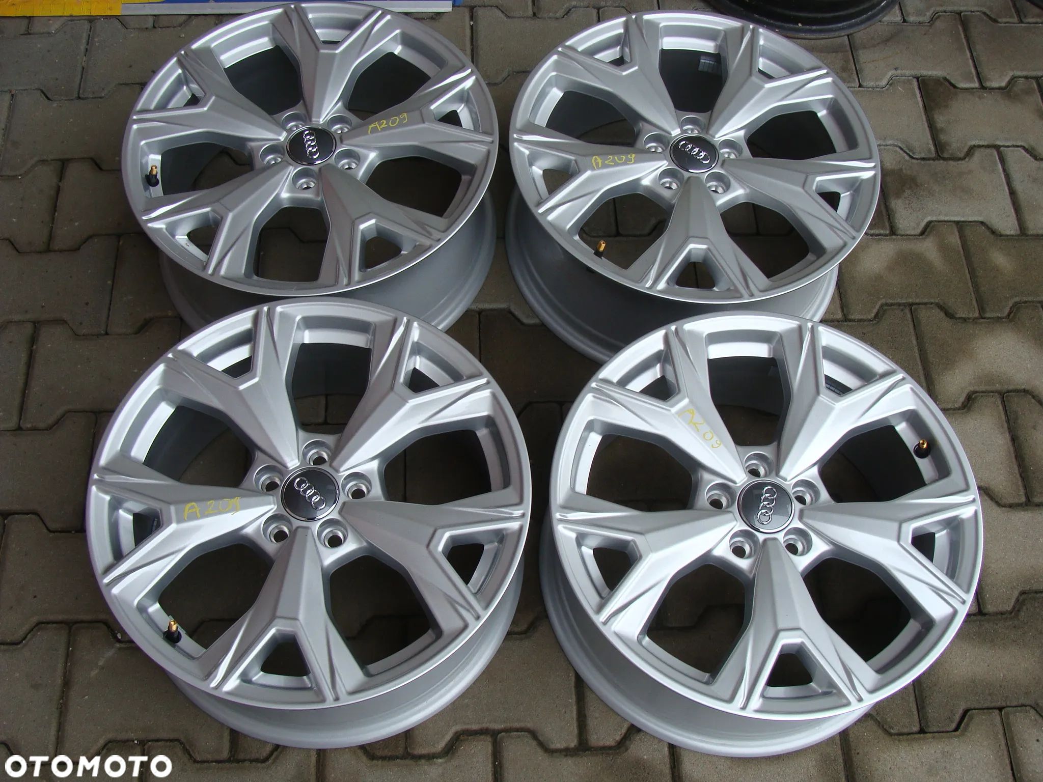 a209 5x100 Audi A1 Q1 A2 A3 8L TT 8N 7jx17 - 1