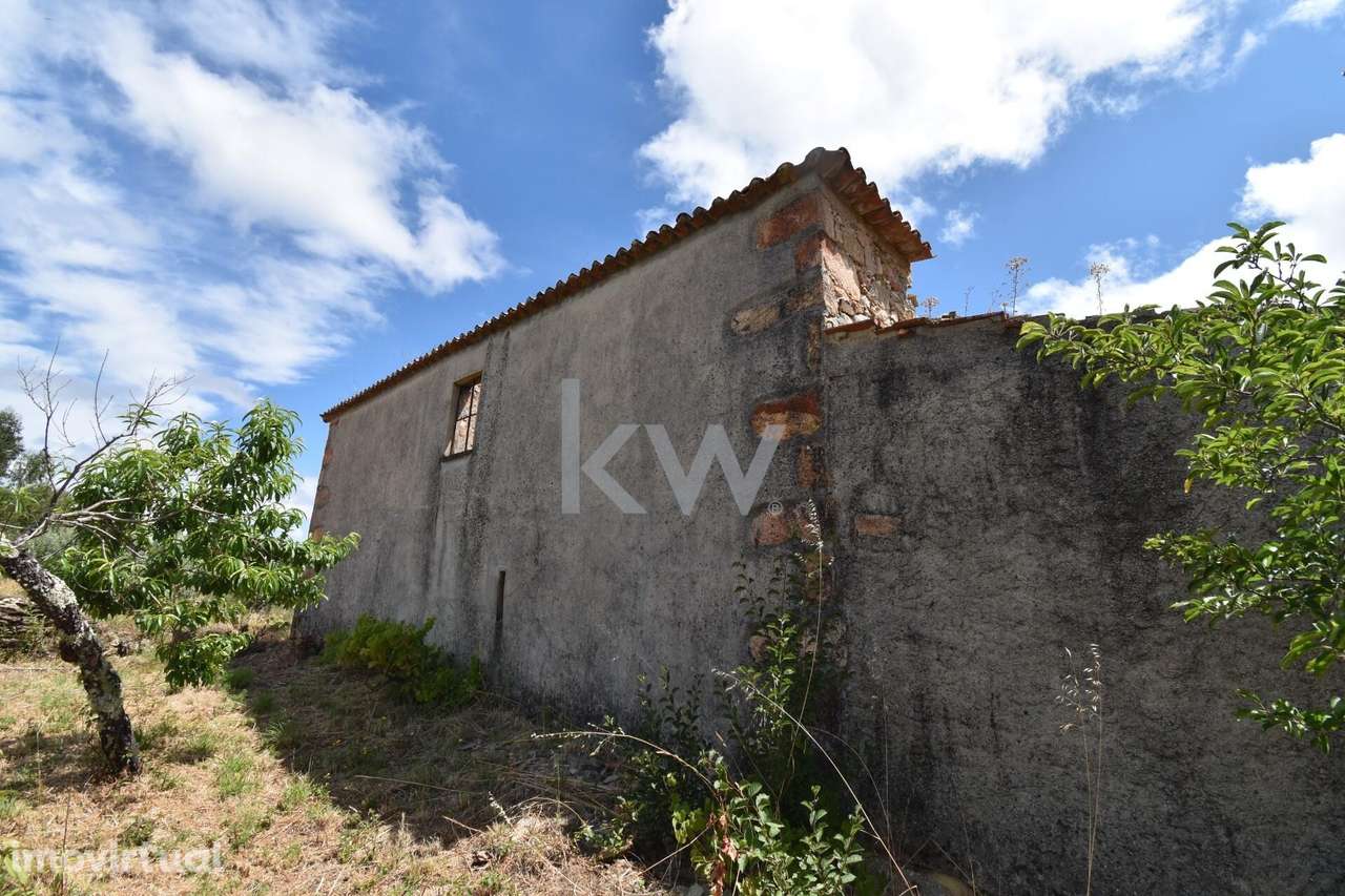 Moradia em ruína | cerca de 1000m2 de terreno | Vistas e privacidade | - Grande imagem: 2/29