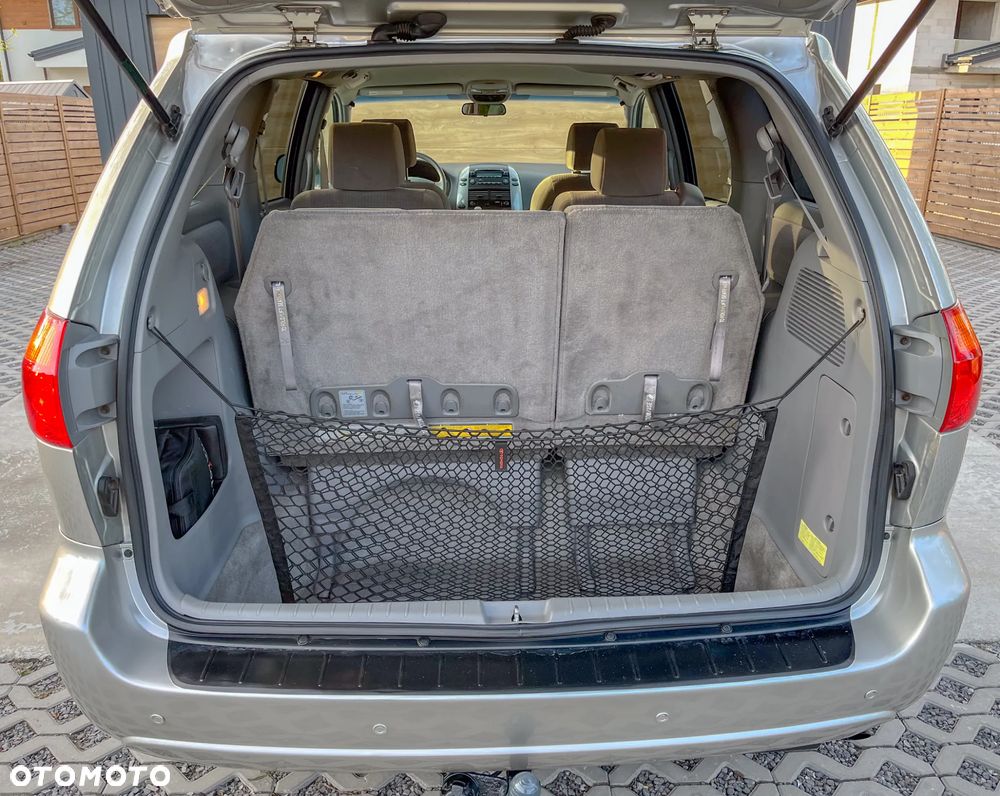 Toyota Sienna - 25