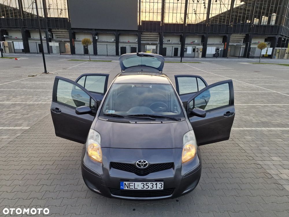 Toyota Yaris 1.0 Premium - 14