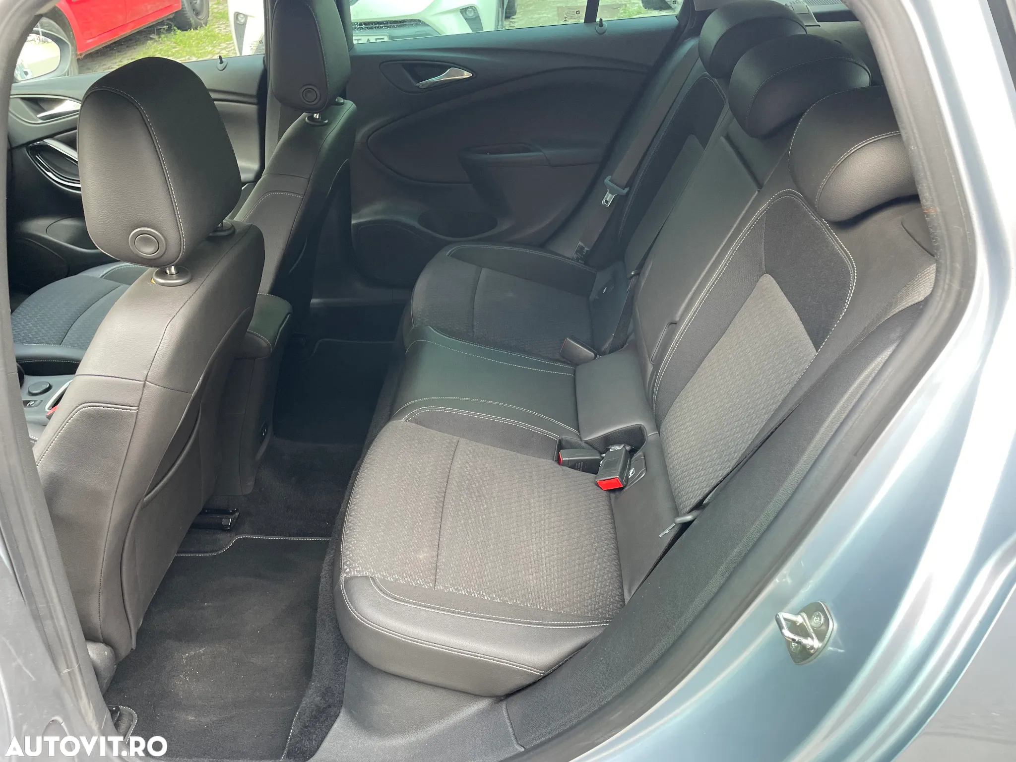 Opel Astra 1.6 CDTI ECOTEC Start/Stop Cosmo - 6