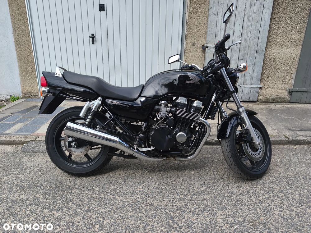 Honda CB - 1