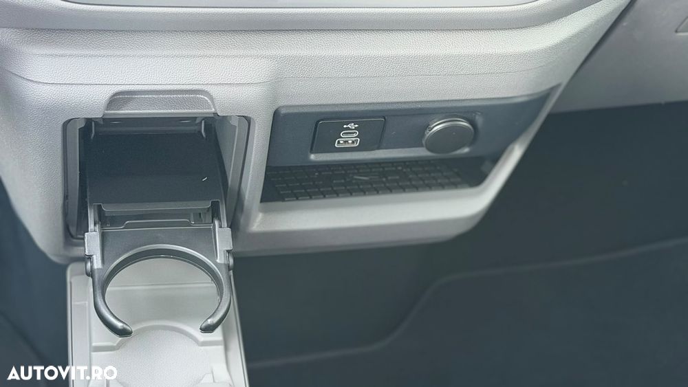 VOLKSWAGEN Caravelle 2026 — imagine 9