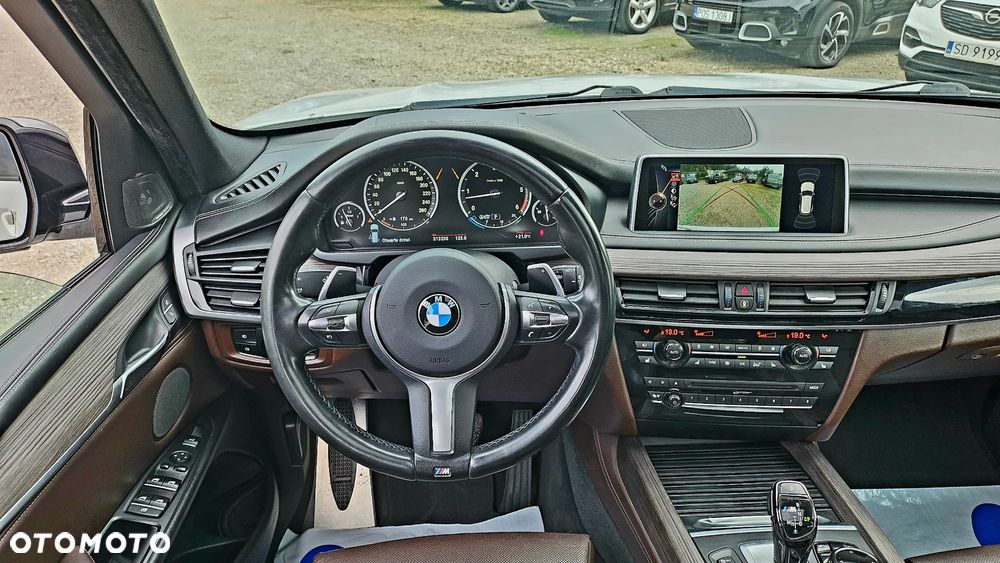 BMW X5 M M50d Sport-Aut - 32