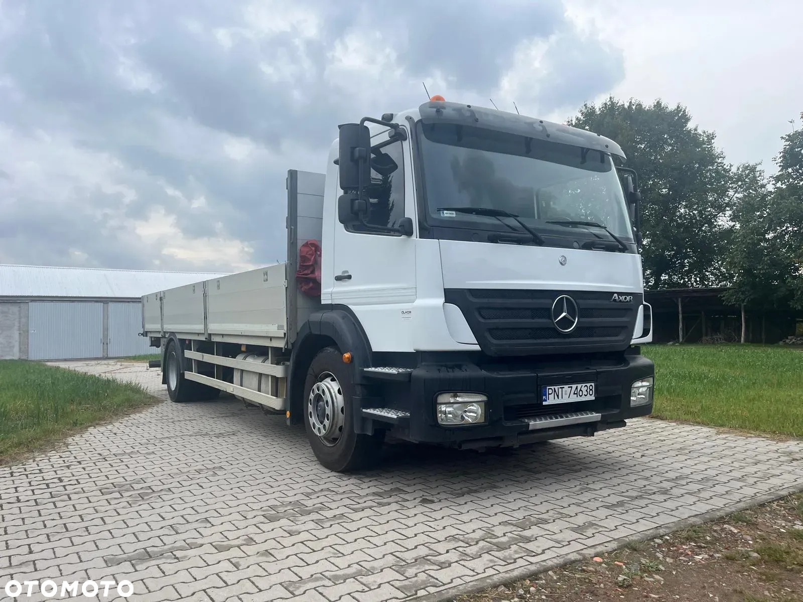 Mercedes-Benz AXOR - 2