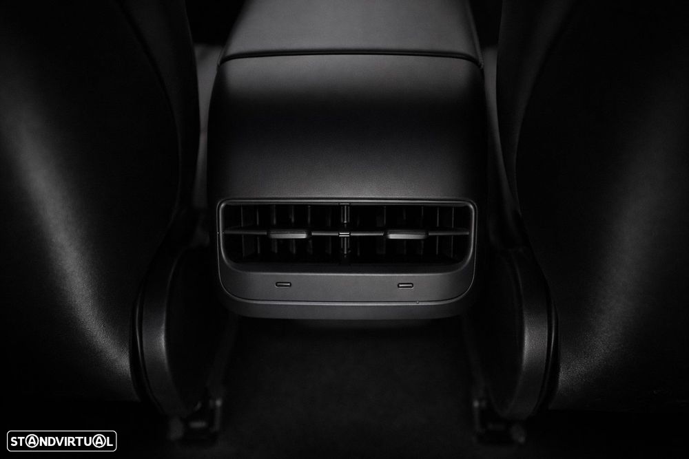 Tesla Model Y Standard RWD - 18