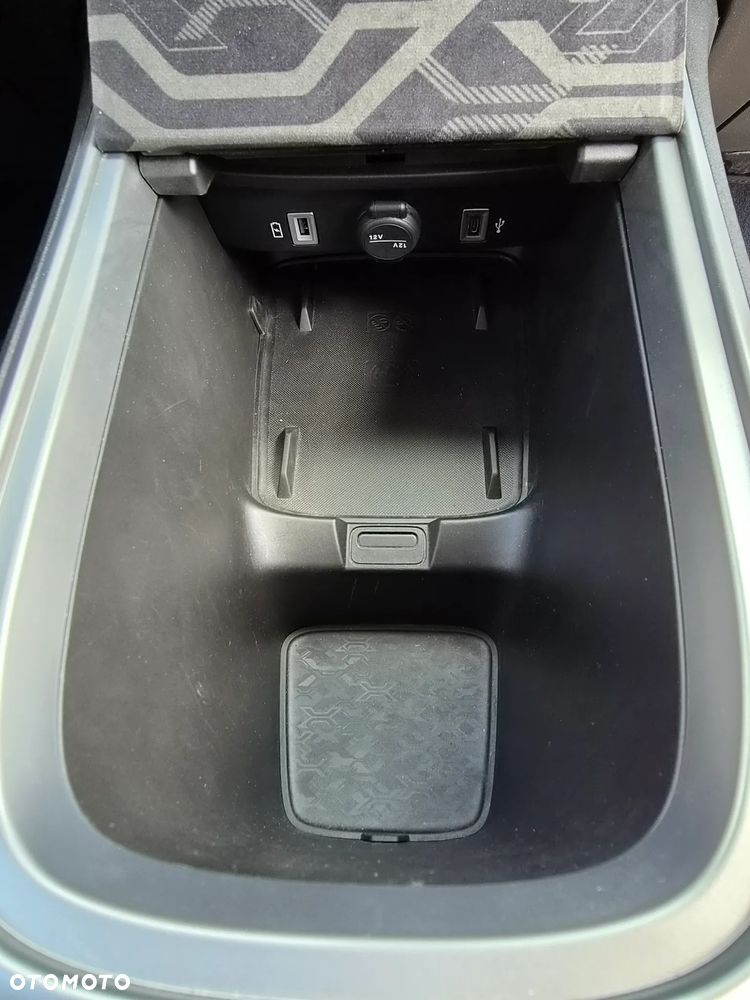 Jeep Avenger 54kWh Summit - 29