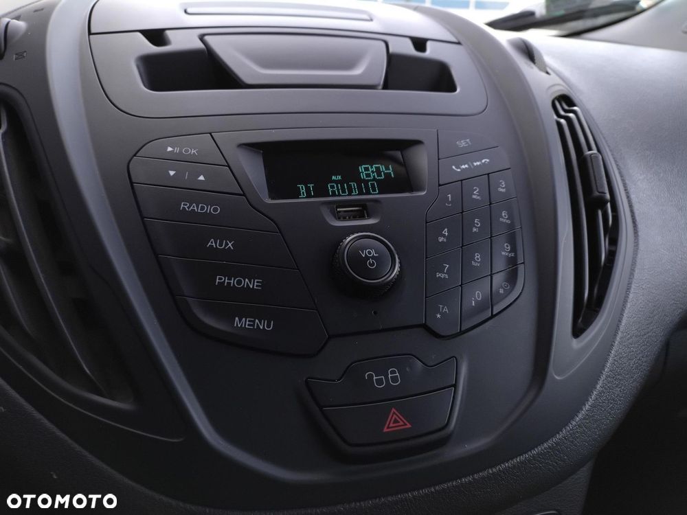 Ford Transit Courier - 17
