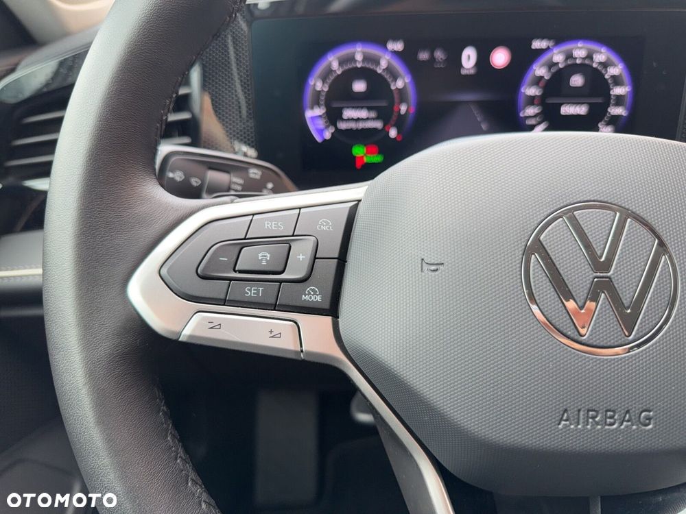 Volkswagen Passat - 16