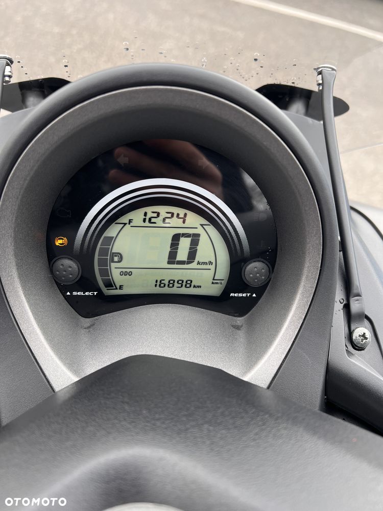 Yamaha NMAX - 14
