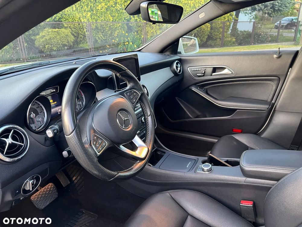 Mercedes-Benz CLA 250 7G-DCT AMG Line - 27