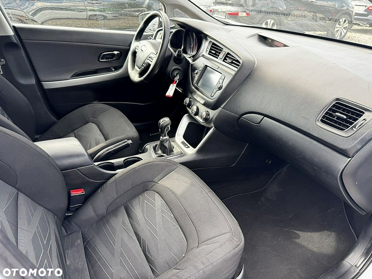 Kia Ceed - 12