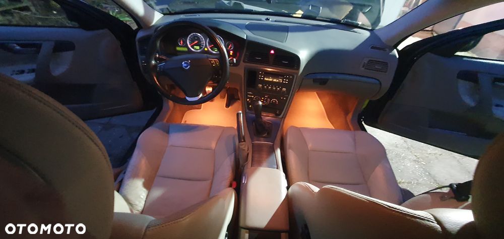 Volvo S60 2.4D5 Momentum - 19