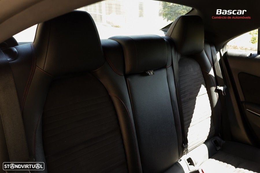 Mercedes-Benz CLA 200 d AMG Line - 23
