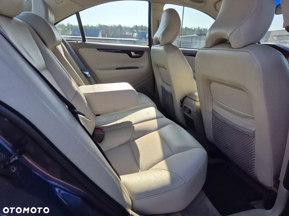 Volvo S60 2.4 Premium - 12