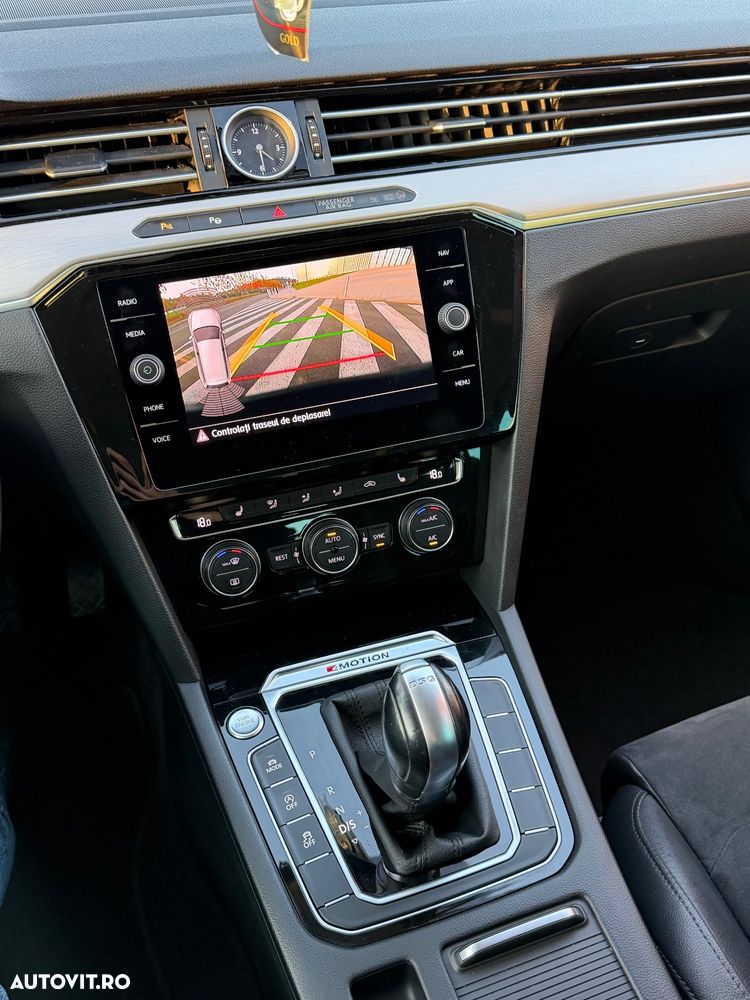 Volkswagen Passat Variant 2.0 TDI SCR 4Motion DSG Highline - 9