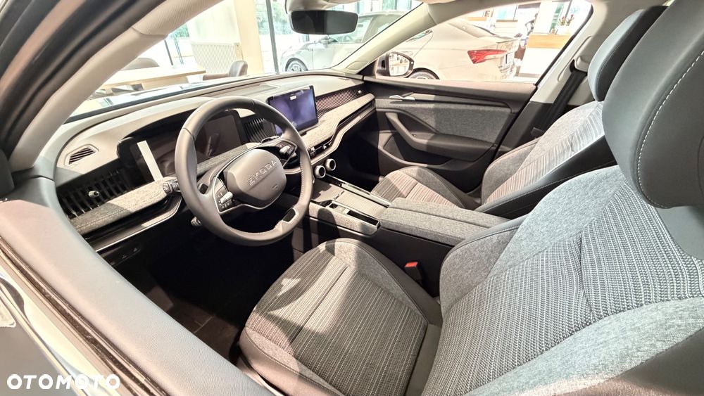 Skoda Superb 2.0 TDI SCR 4x4 Edition 130 DSG - 8