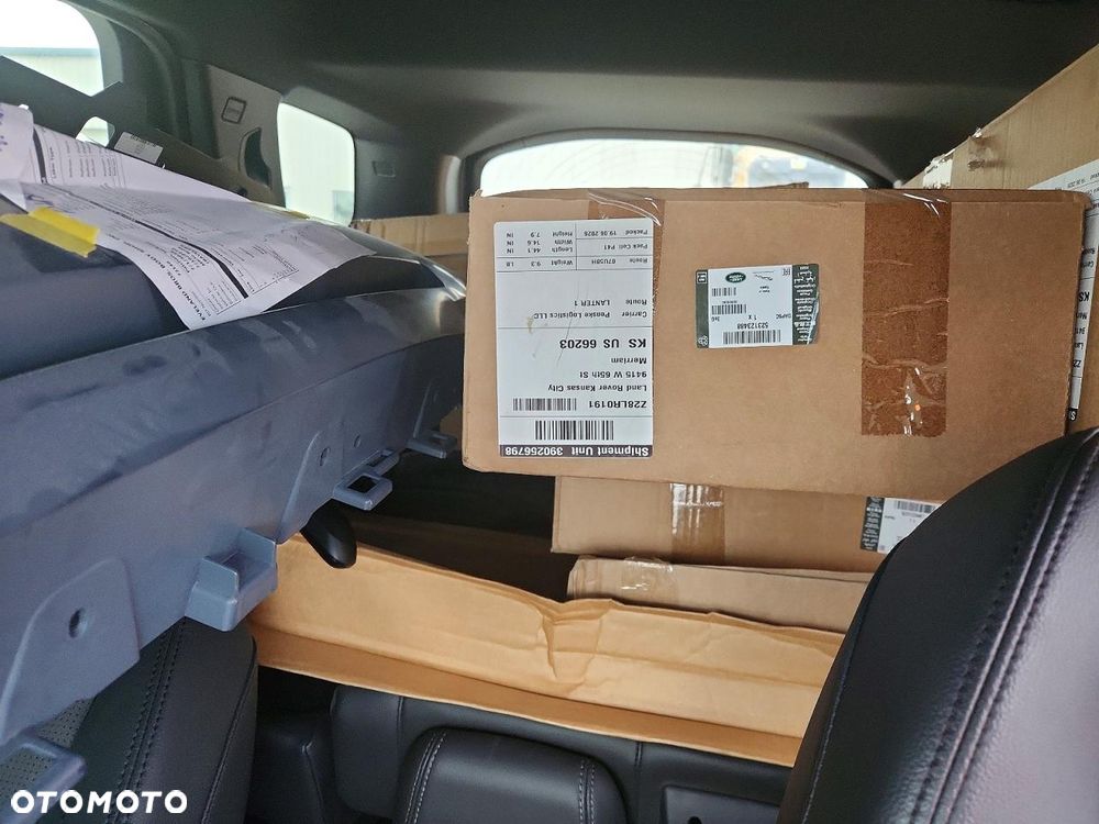 Land Rover Discovery Sport - 10