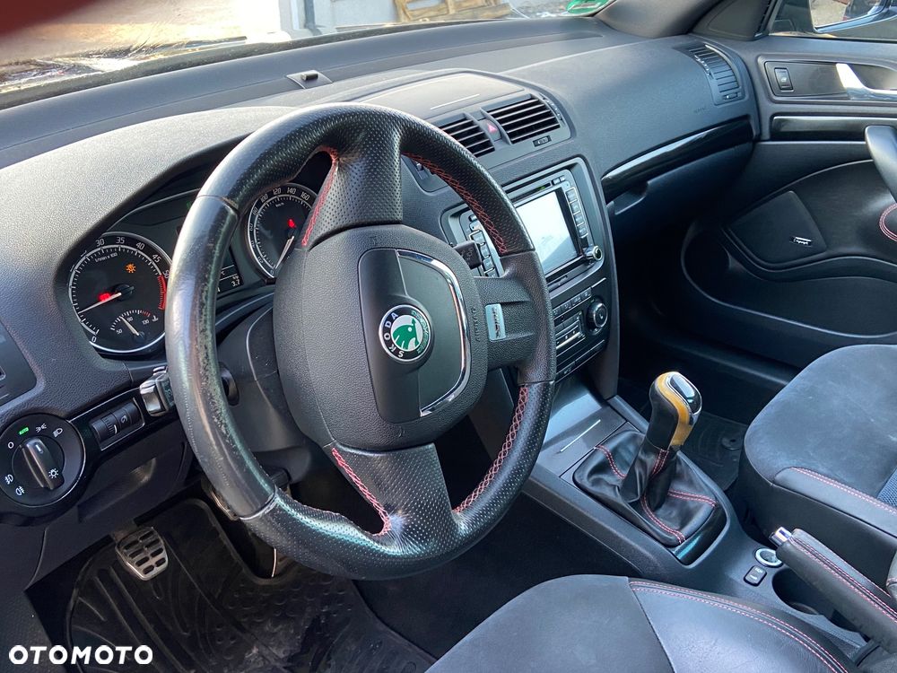 Skoda Superb 2.0 TDI DSG Exclusive - 27