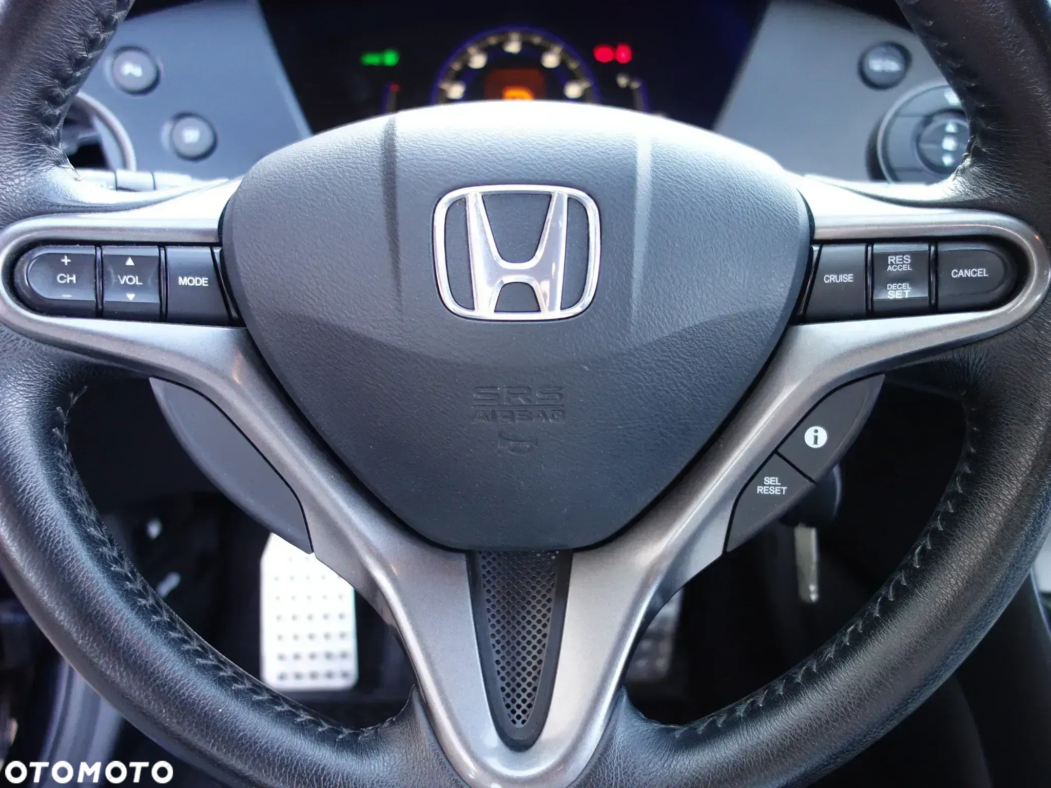 Honda Civic 1.8 Executive - 29