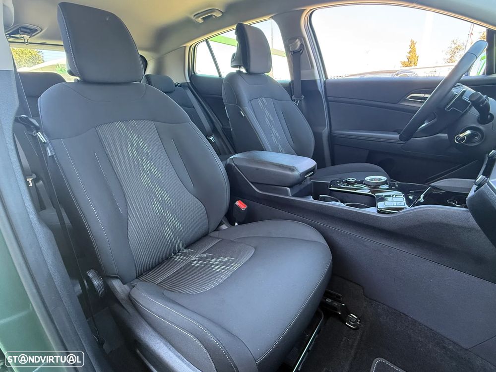 Kia Sportage 1.6 T-GDi HEV Tech - 36