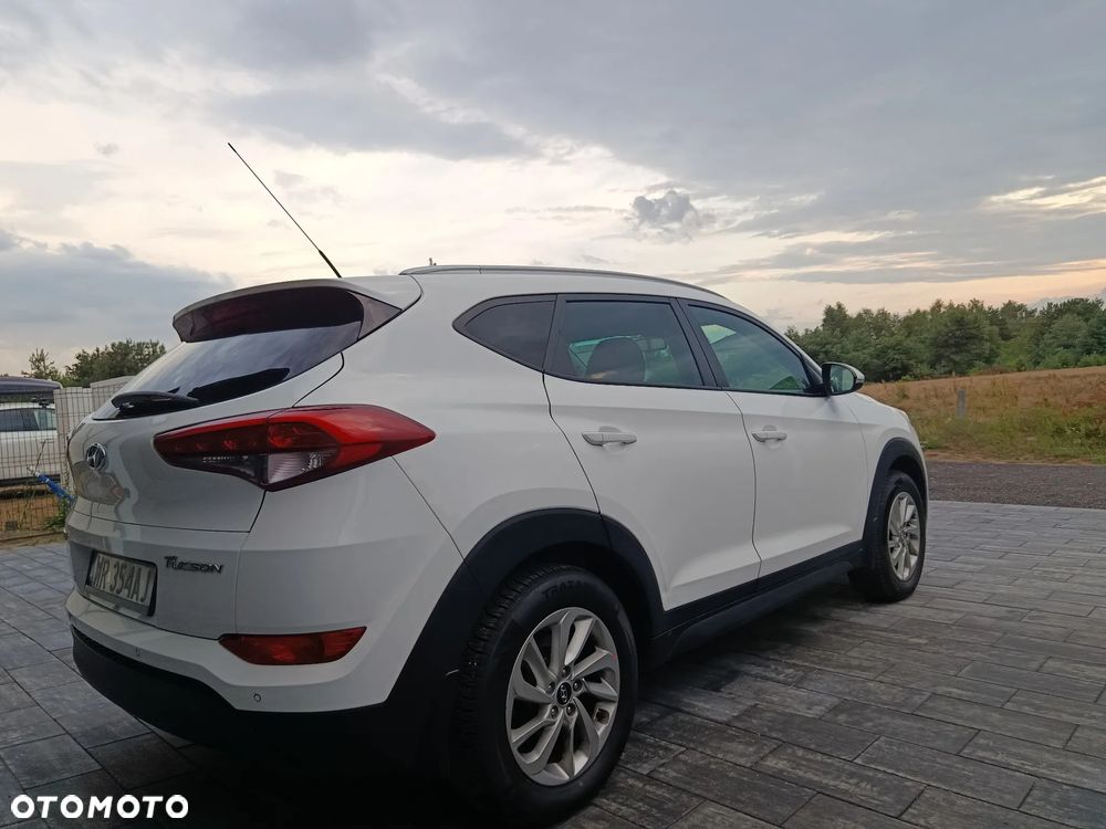 Hyundai Tucson 1.7 CRDI BlueDrive Comfort 2WD - 11