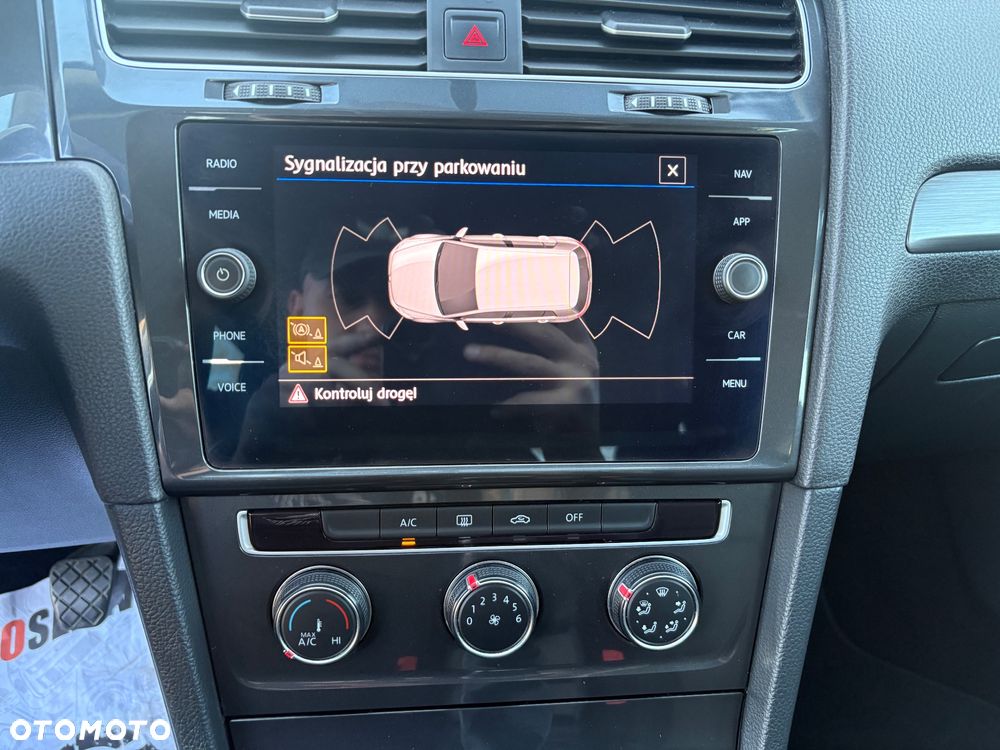 Volkswagen Golf 1.6 TDI SCR IQ.DRIVE - 26