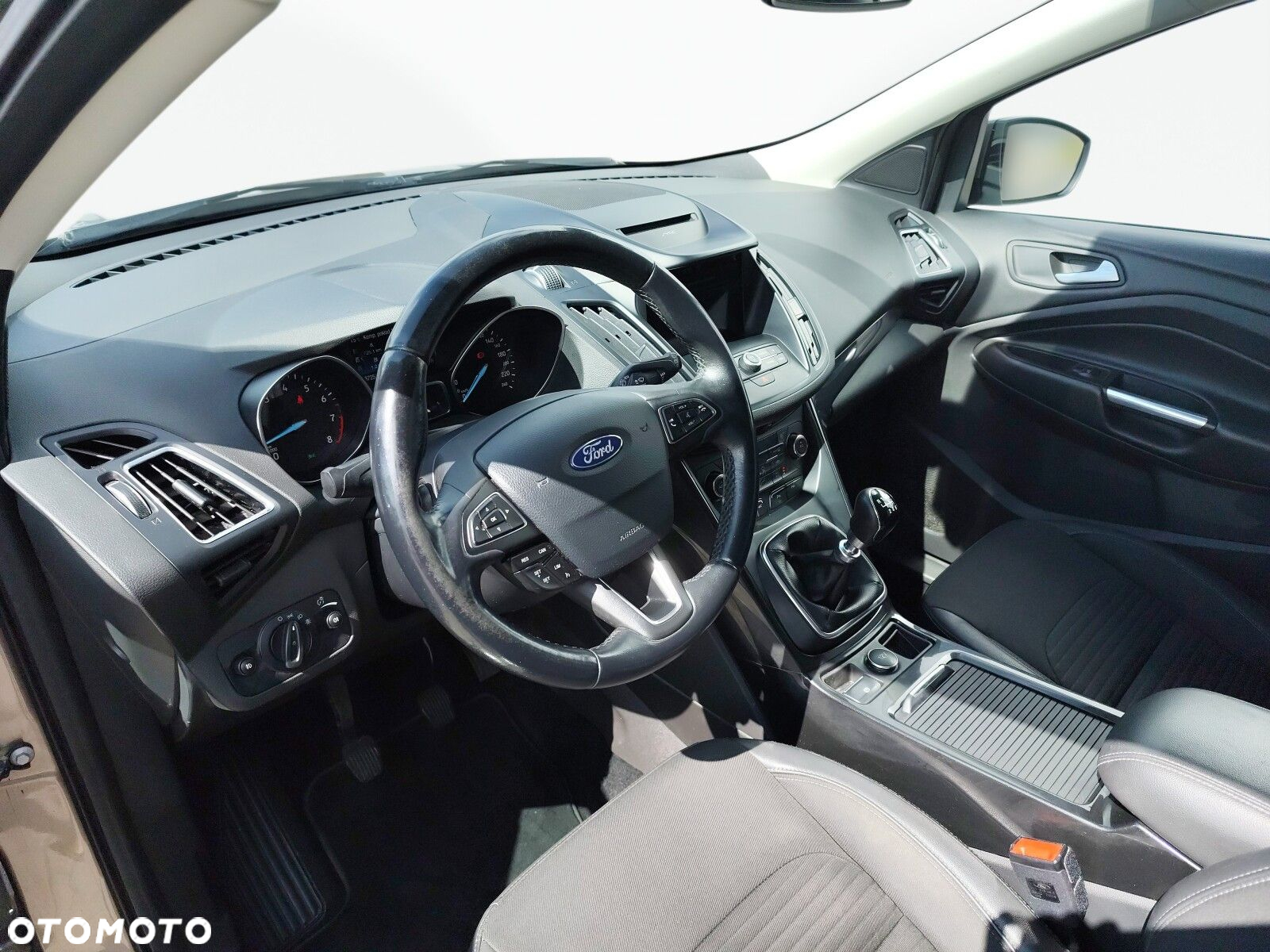 Ford Kuga - 9