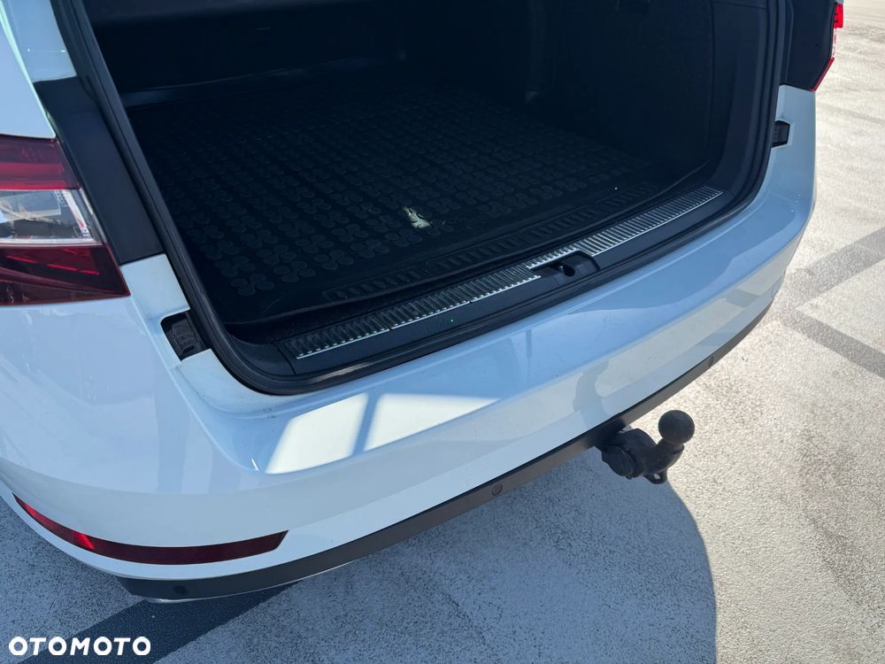 Skoda Superb 2.0 TDI DSG Style - 17