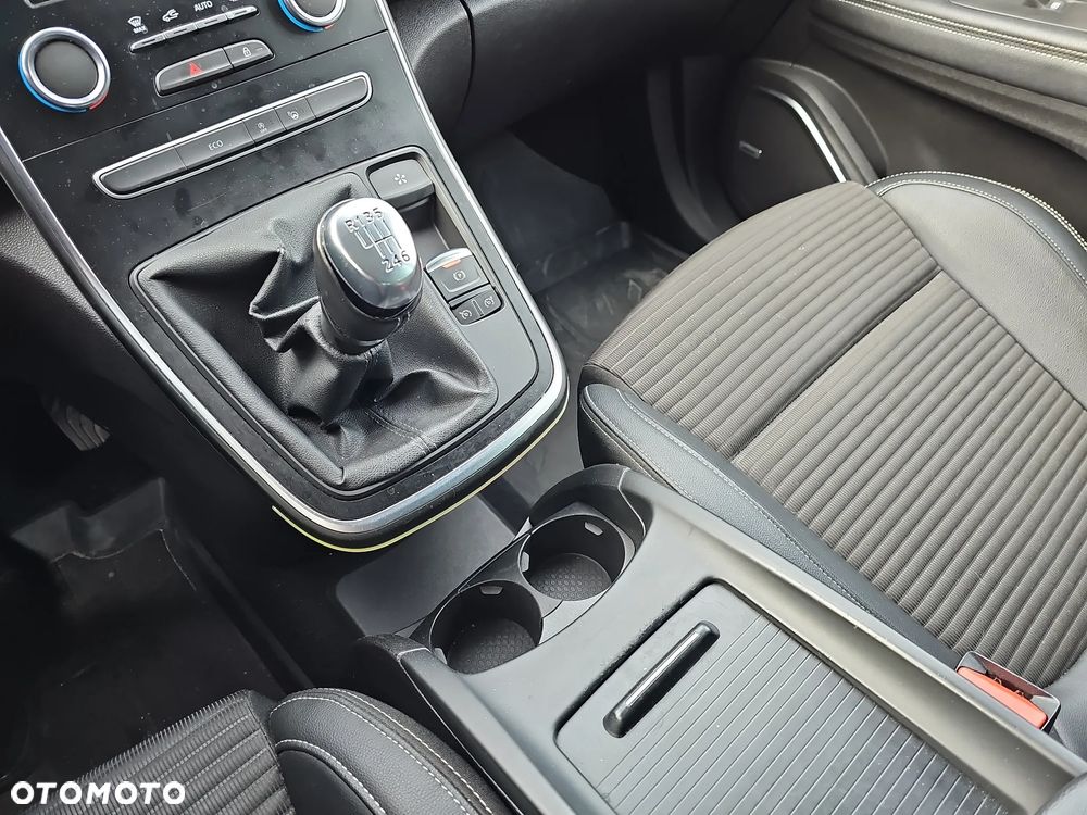 Renault Scenic 1.3 TCe FAP Intens - 17